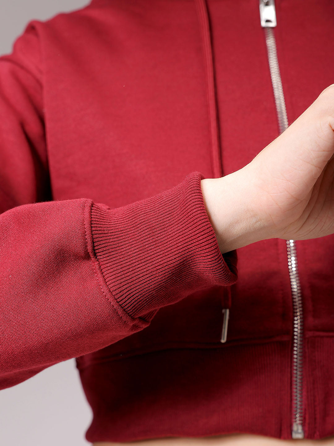 Women's Maroon Relaxed Fit Solid Cropped Front Open Sweatshirt