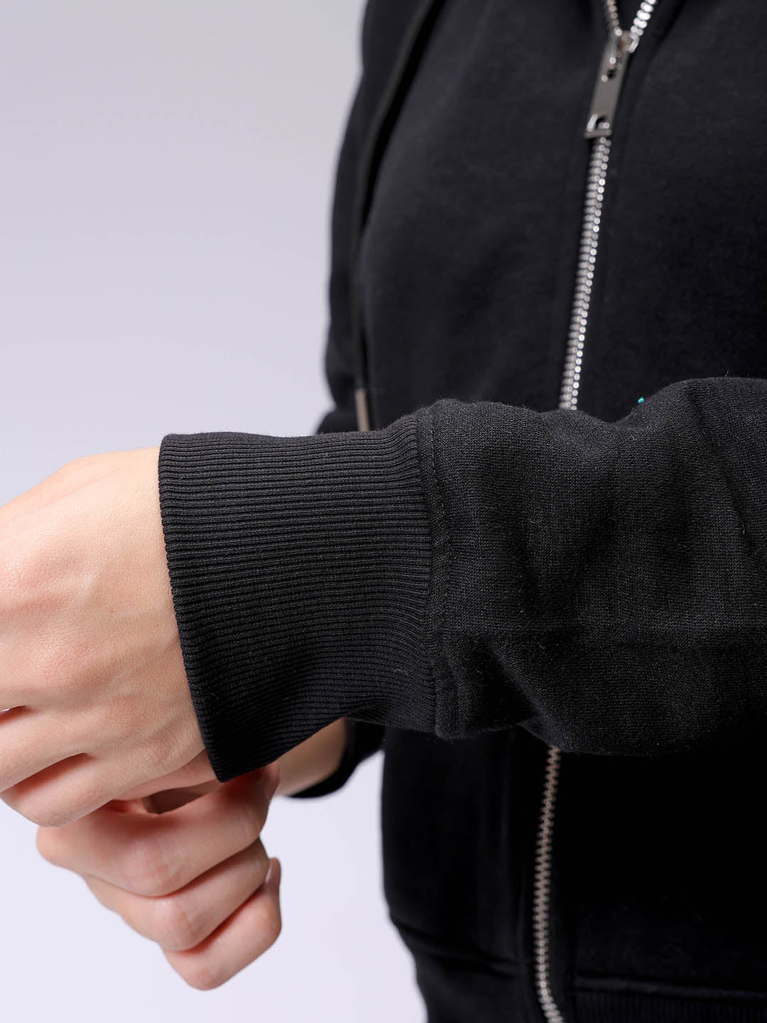 Women's Black Relaxed Fit Solid Front Open Zipper Sweatshirt