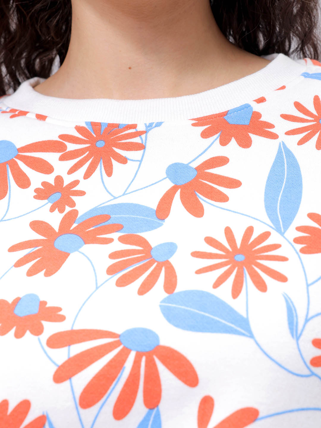 Women's White Relaxed Fit Floral Crewneck Sweatshirt