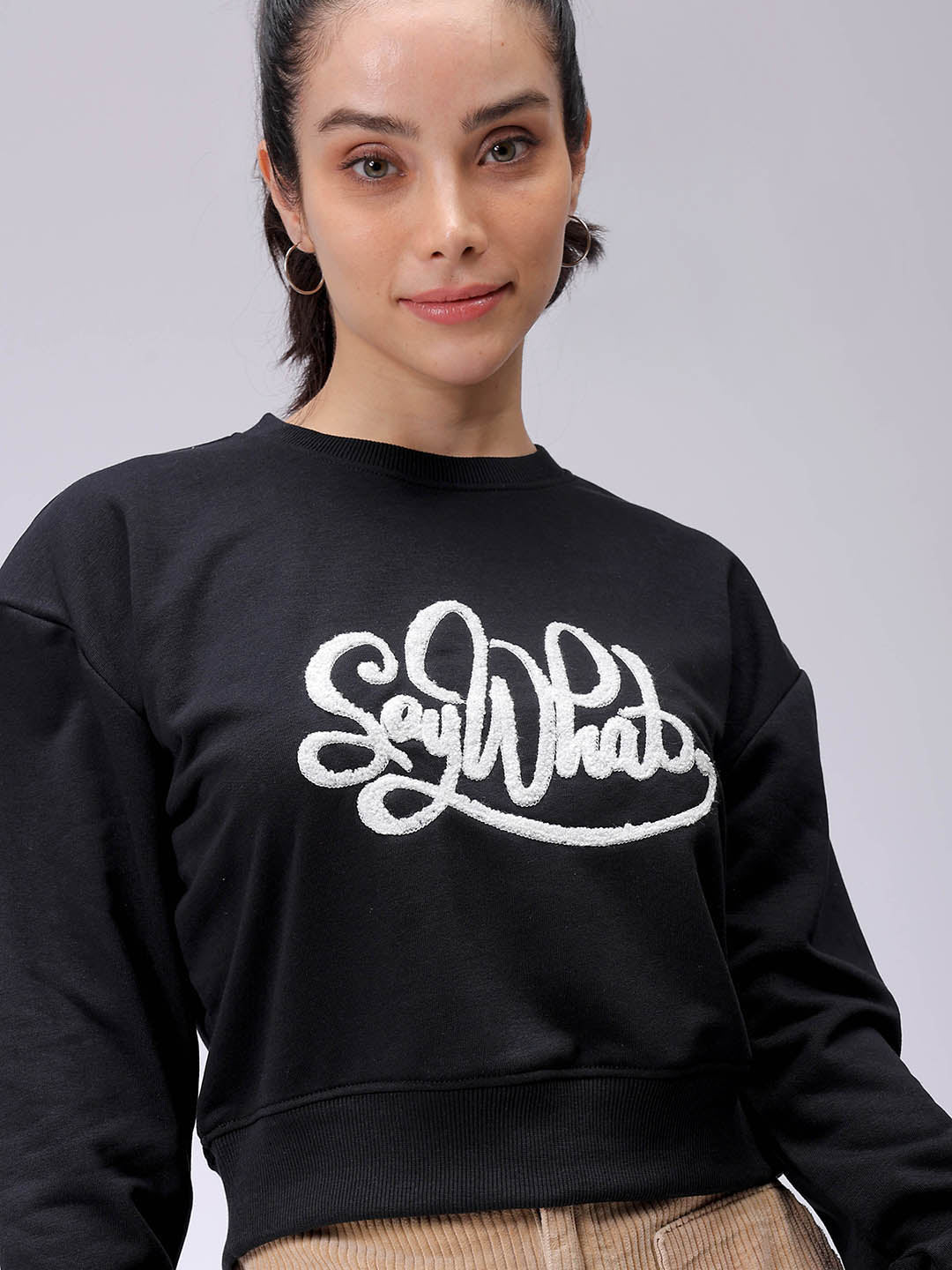 Women's Black Relaxed Fit Typographic Cropped Sweatshirt