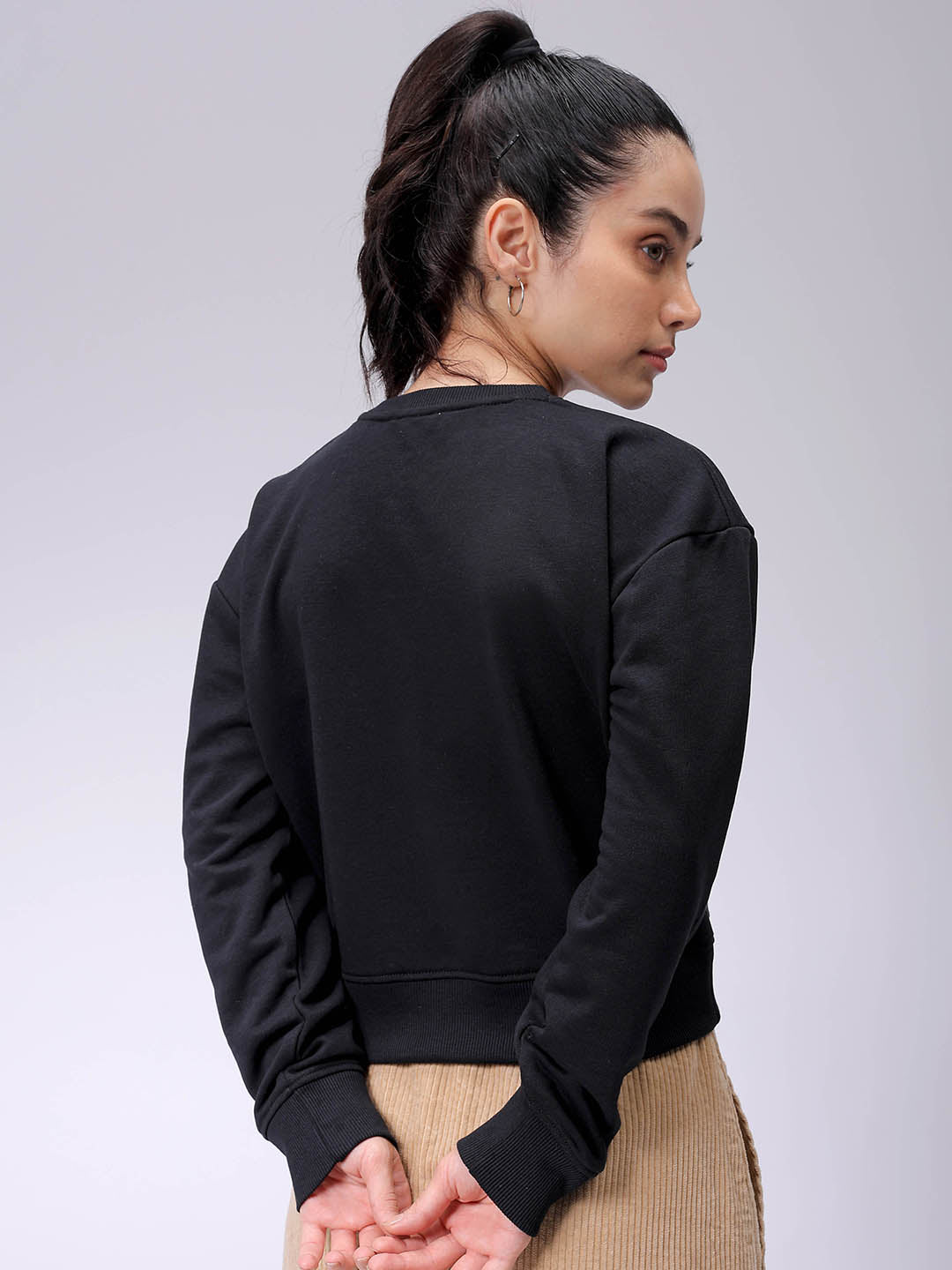 Women's Black Relaxed Fit Typographic Cropped Sweatshirt