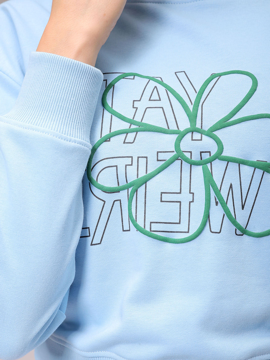 Women's Blue Relaxed Fit Floral Cropped Sweatshirt