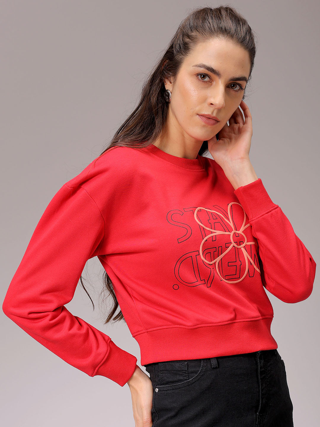 Women's Red Relaxed Fit Floral Cropped Sweatshirt