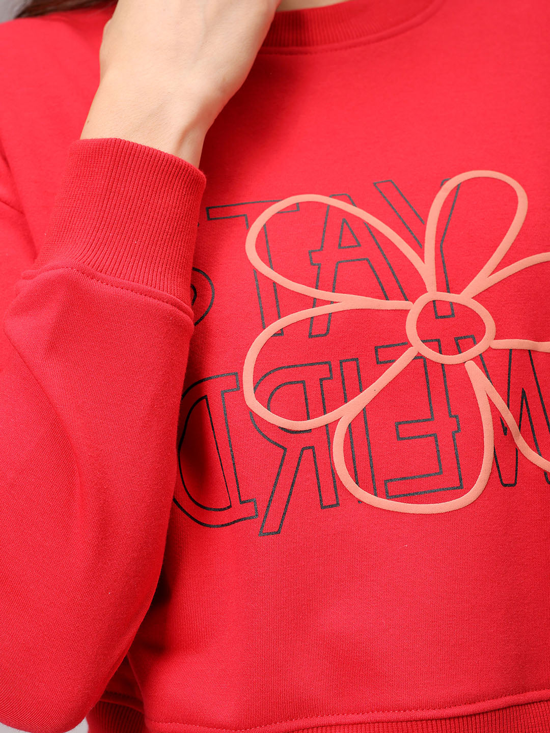 Women's Red Relaxed Fit Floral Cropped Sweatshirt