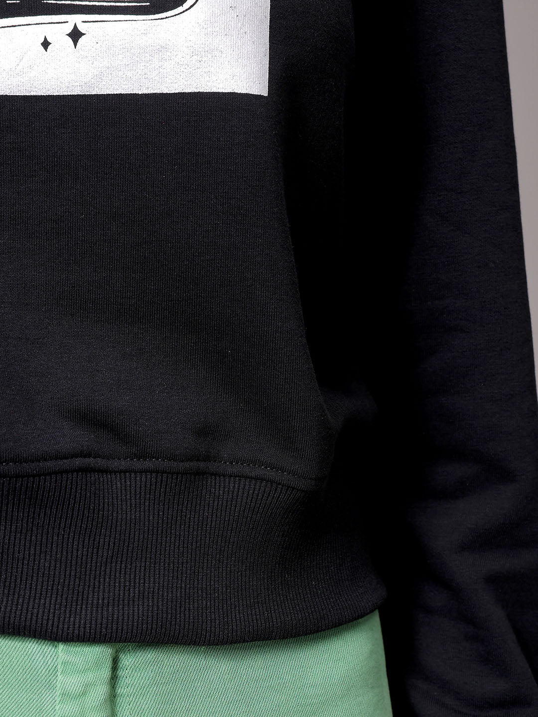 Women's Black Relaxed Fit Holographic Cropped Sweatshirt