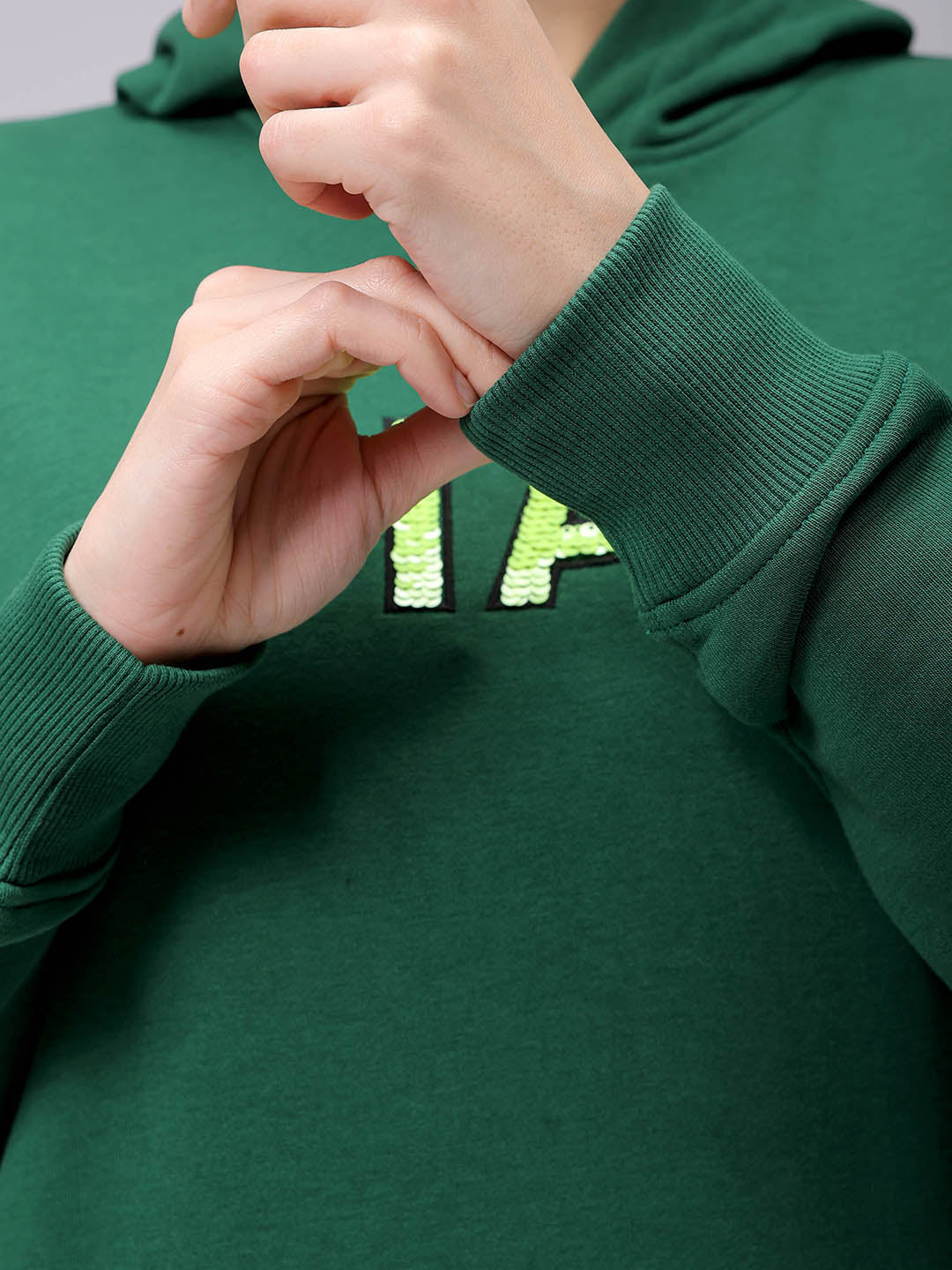 Women's Green Relaxed Fit Placement Embroidered Hooded Sweatshirt