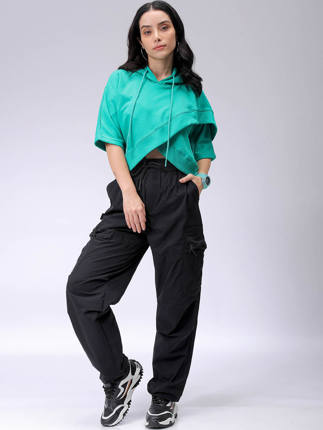 Women's Green Boxy Fit Solid Wrap Sweatshirt