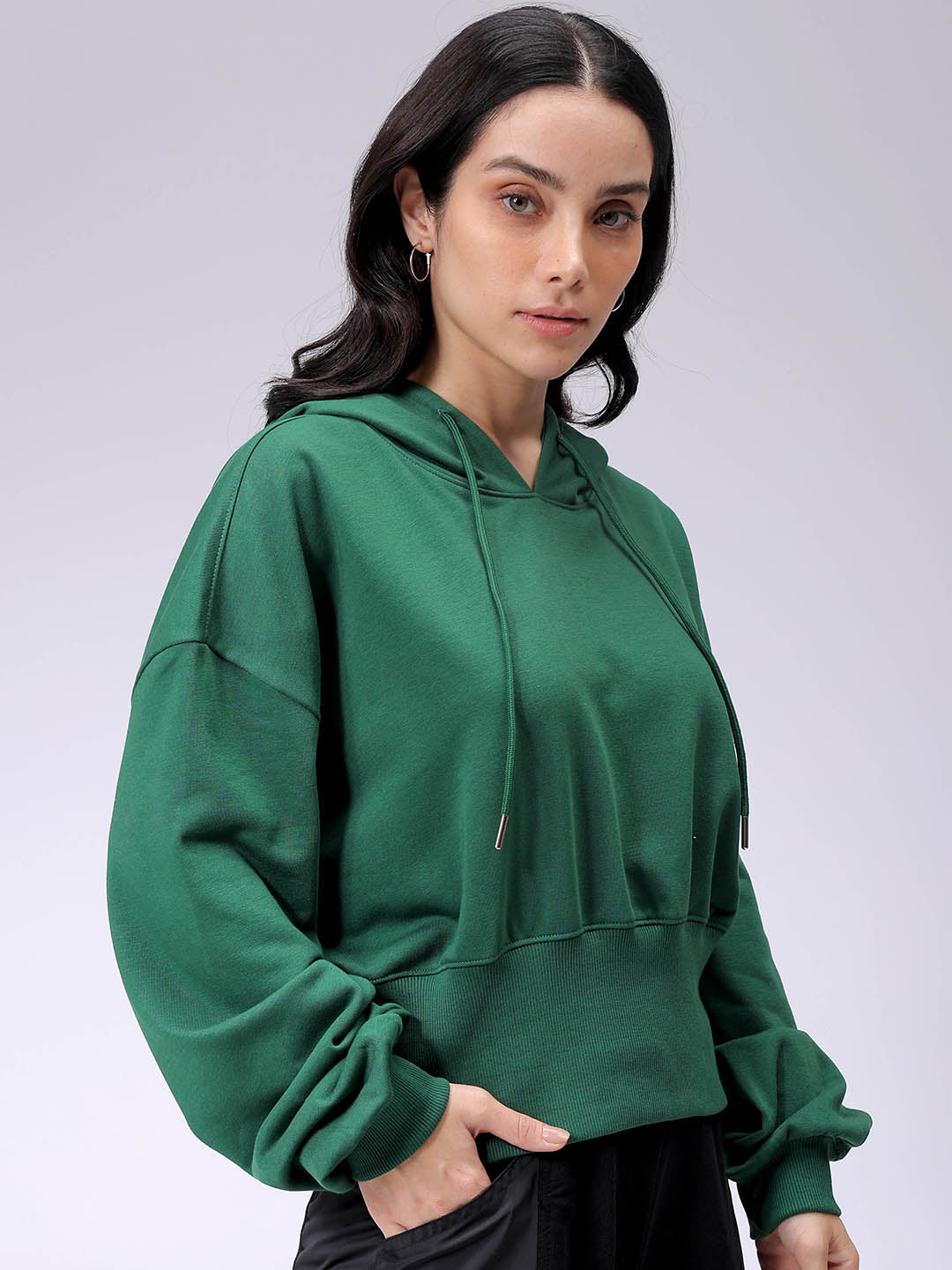 Women's Green Regular Fit Solid Balloon Sweatshirt