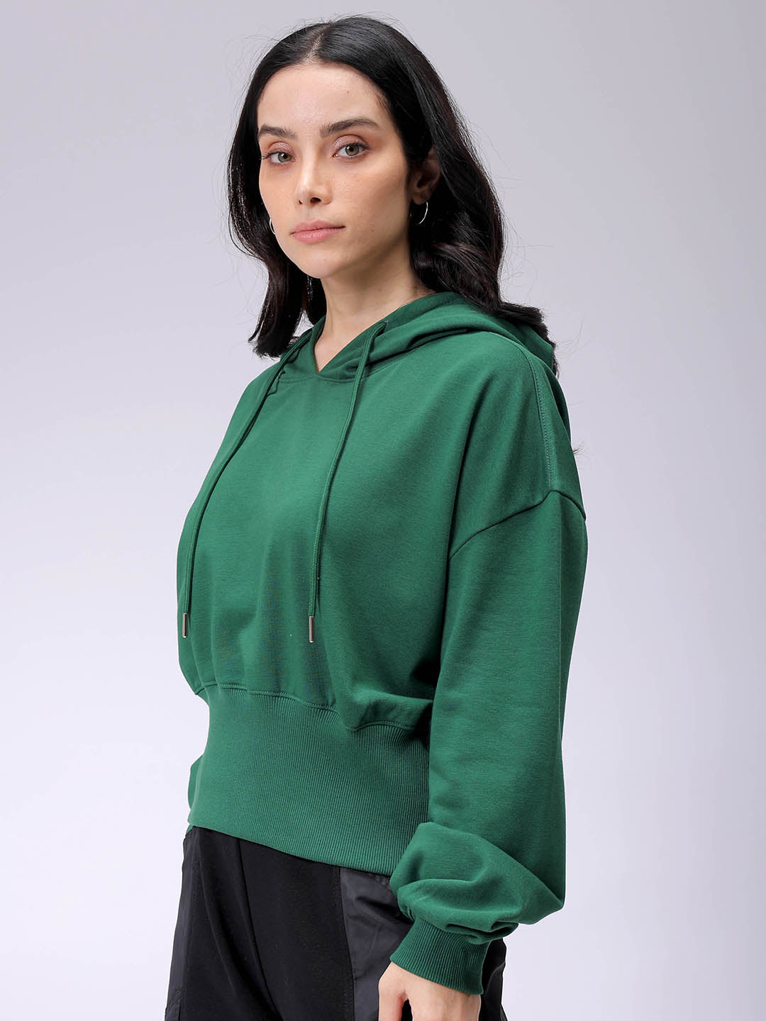 Women's Green Regular Fit Solid Balloon Sweatshirt