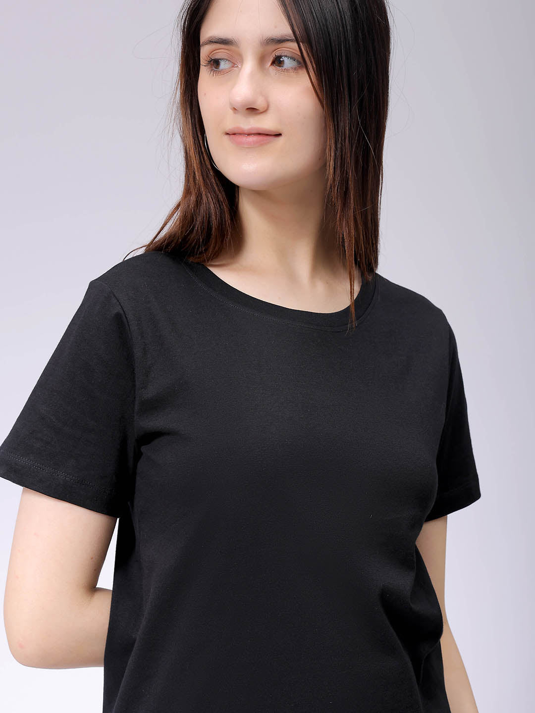 Women's Black Regular Fit Solid T-Shirt