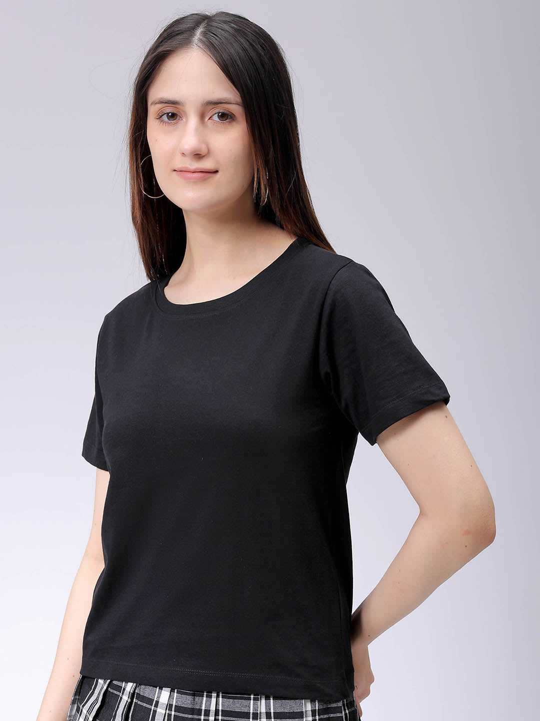Women's Black Regular Fit Solid T-Shirt