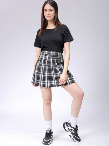 Women's Black Regular Fit Solid T-Shirt