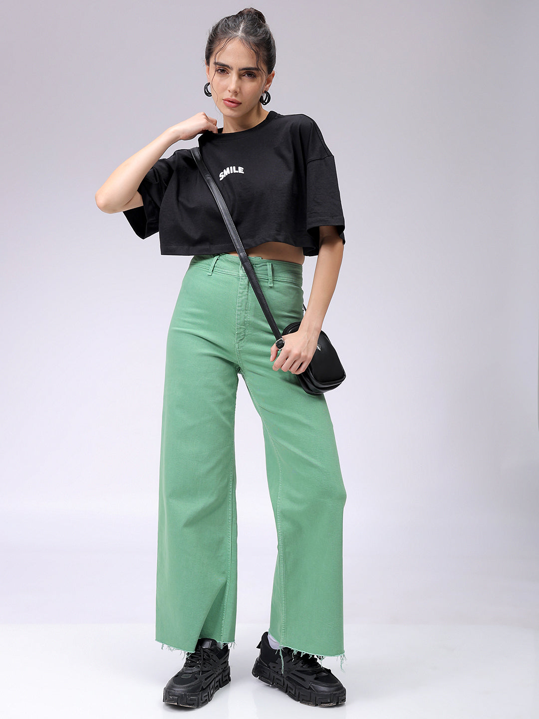 Women's Black Boxy Solid Cropped T-Shirt