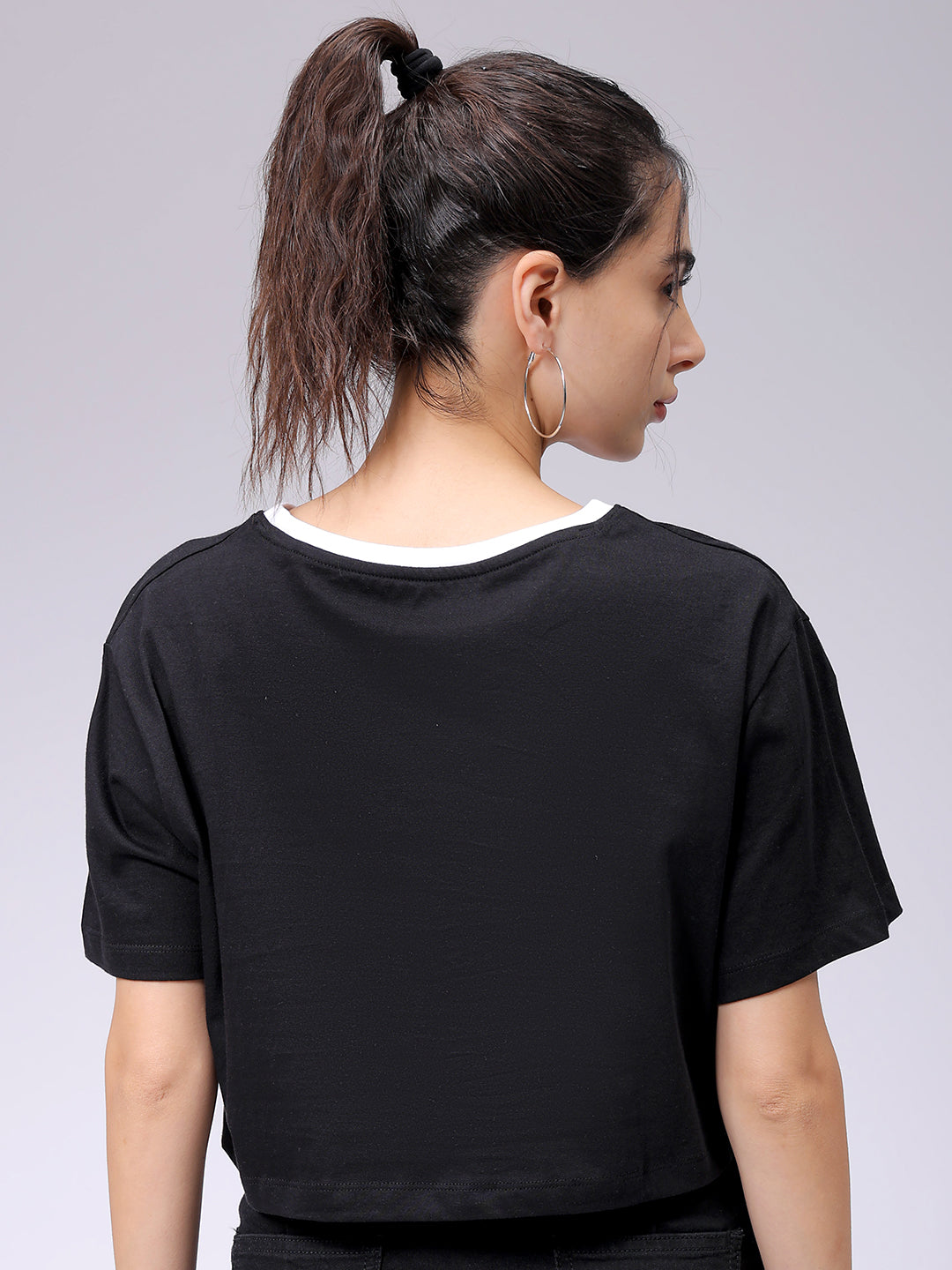 Women's Black Relaxed Fit Graphic Crew Neck T-Shirt