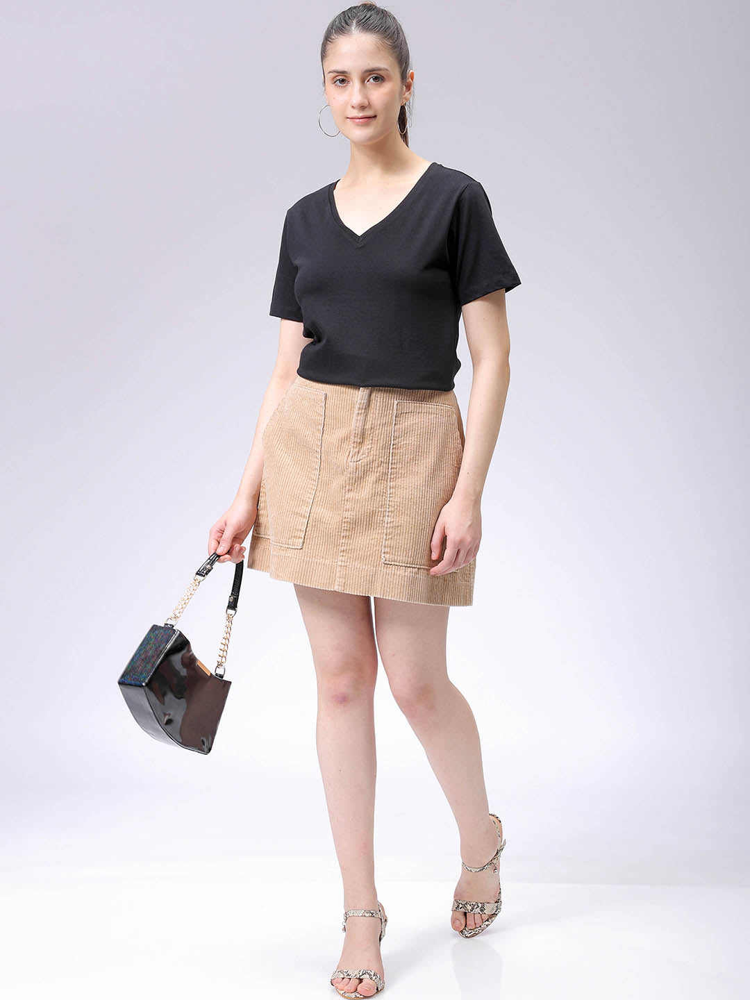 Women's Black Regular Fit Solid T-Shirt