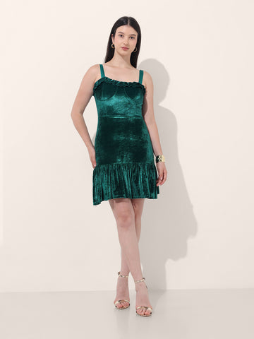 Women's Green Regular Fit Party Wear Solid Dress
