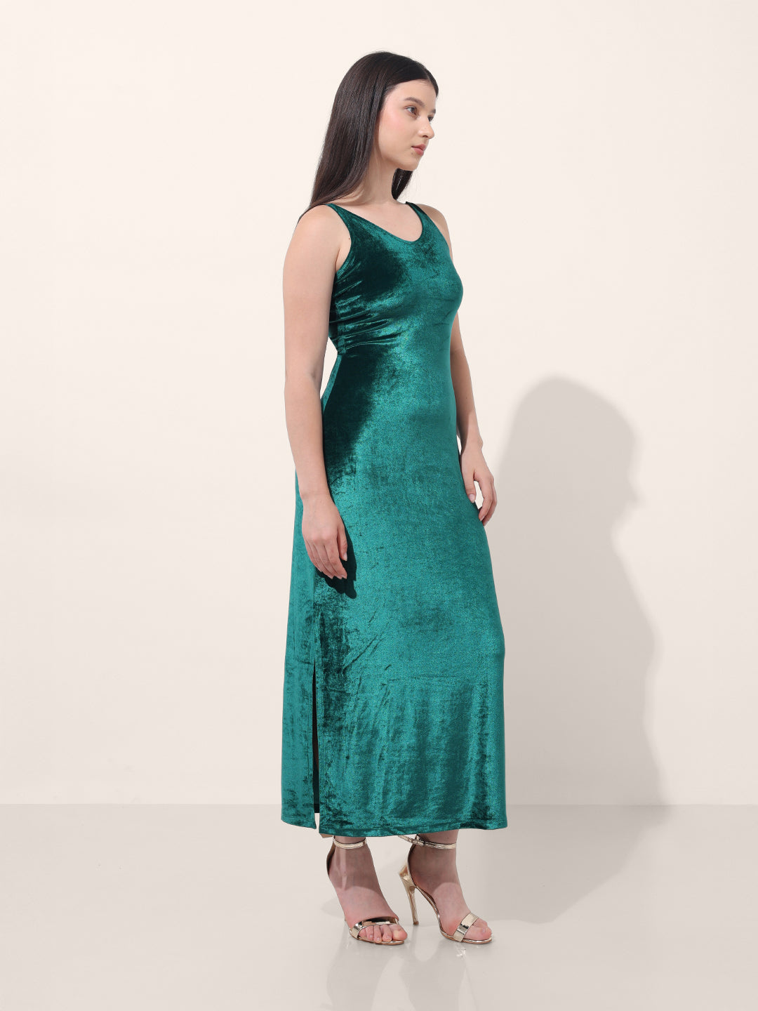 Women's Green Regular Fit Party Wear Solid Dress