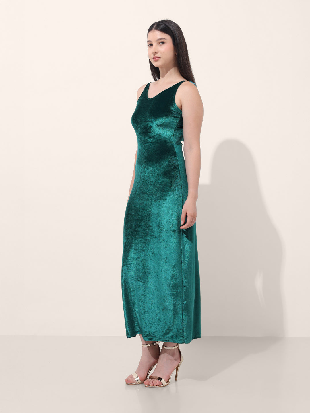 Women's Green Regular Fit Party Wear Solid Dress