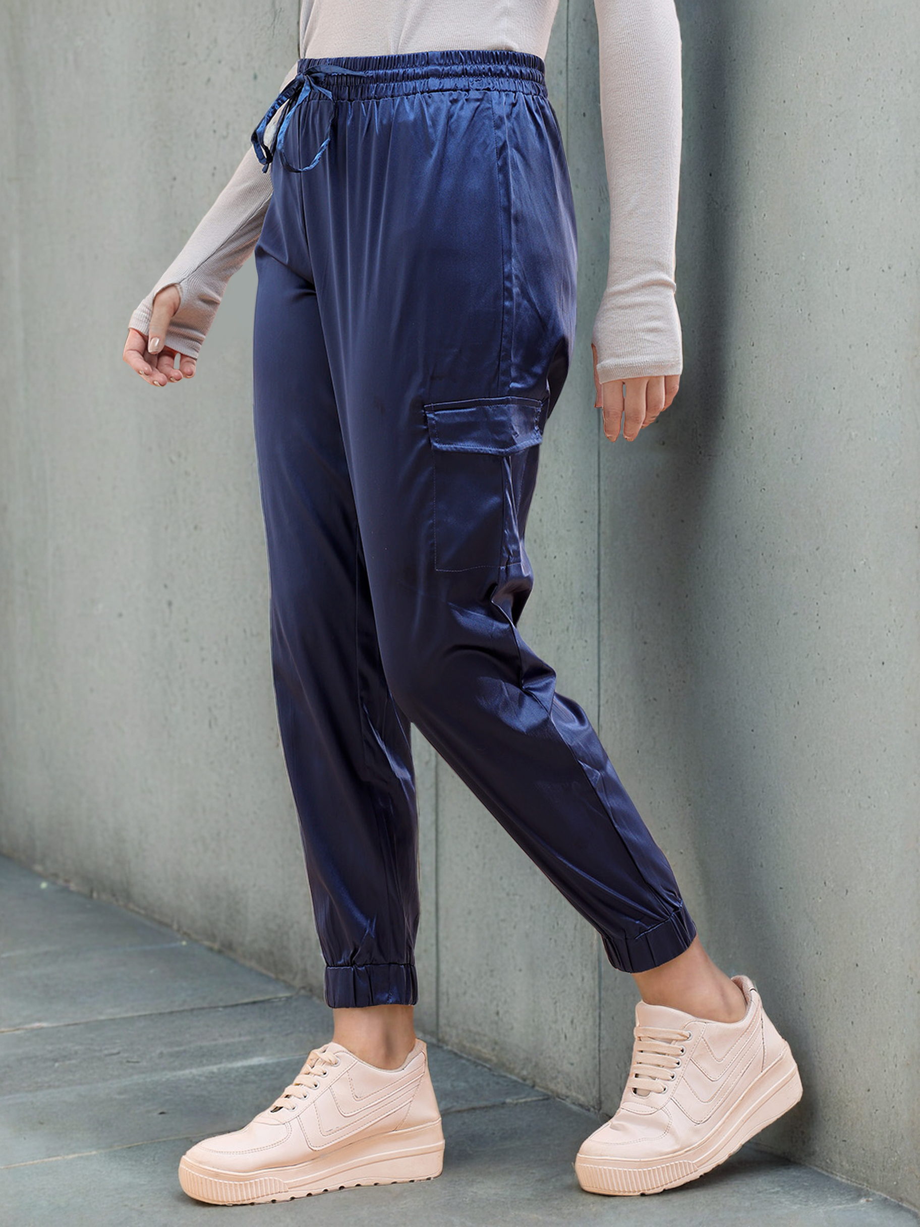 Women's Cuffed Cargo Jogger