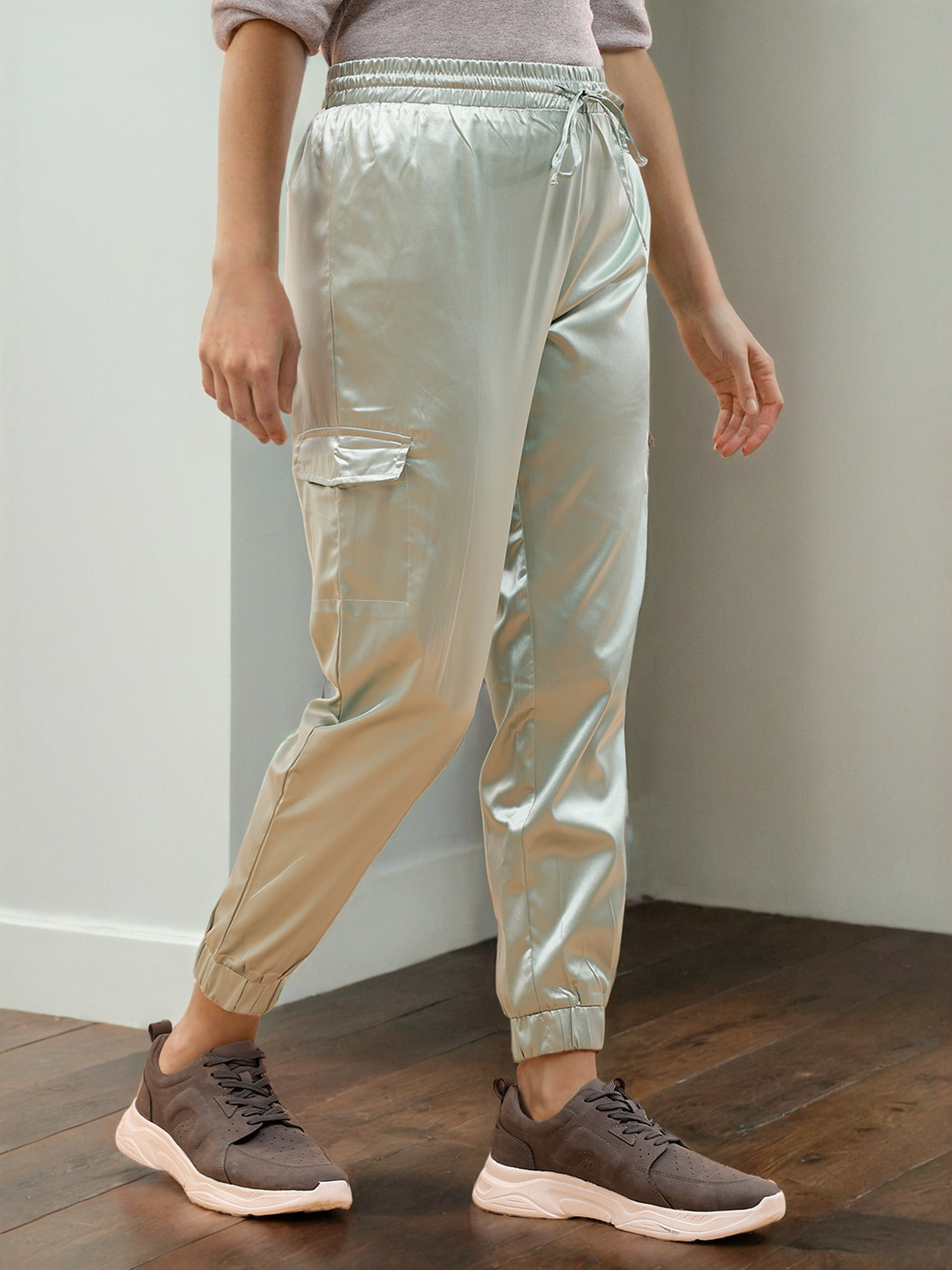 Women's Cuffed Cargo Jogger