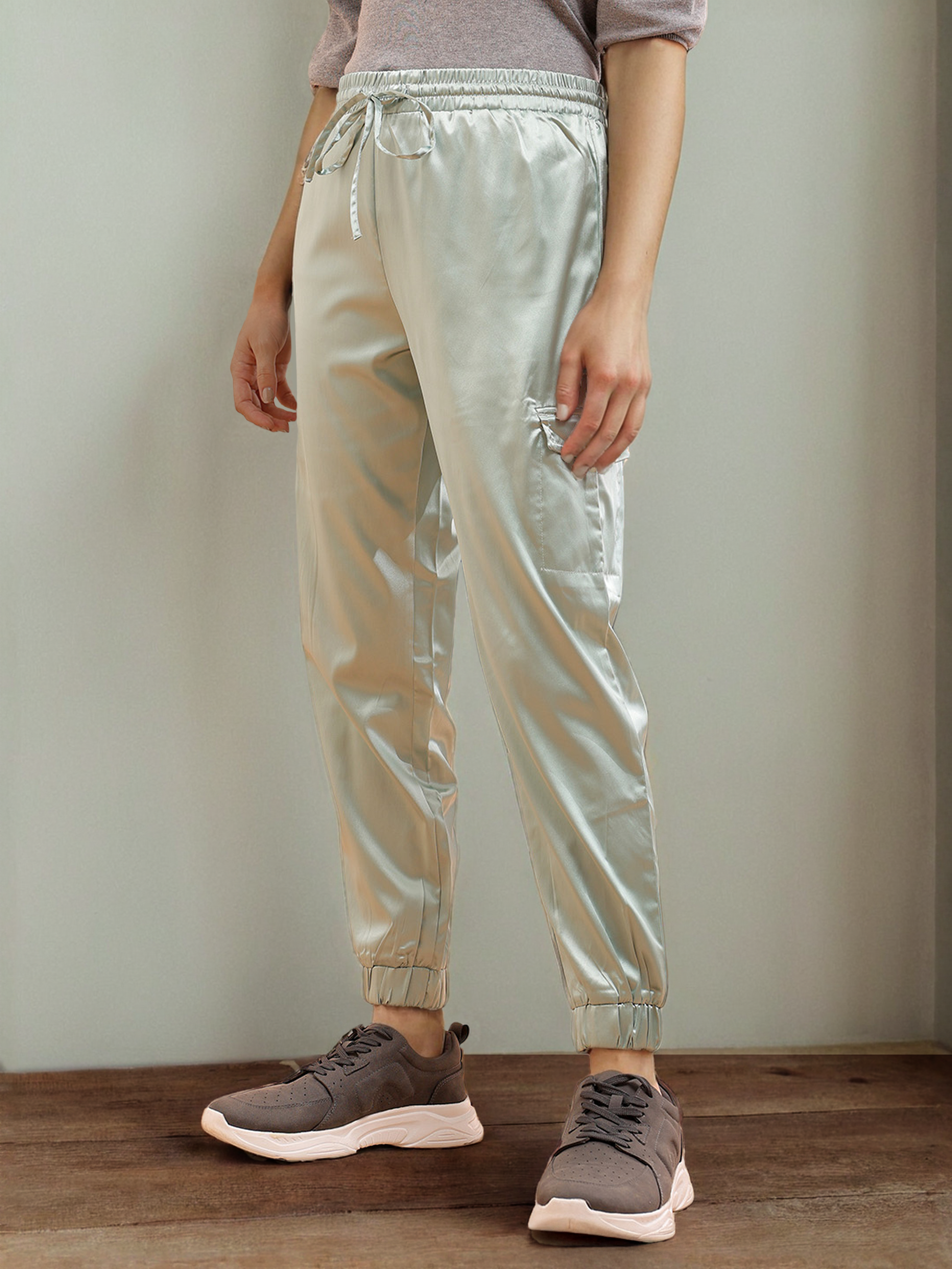 Women's Cuffed Cargo Jogger