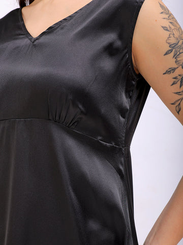 Women's Black Fit and Flare Solid V neck Pinafore Dress