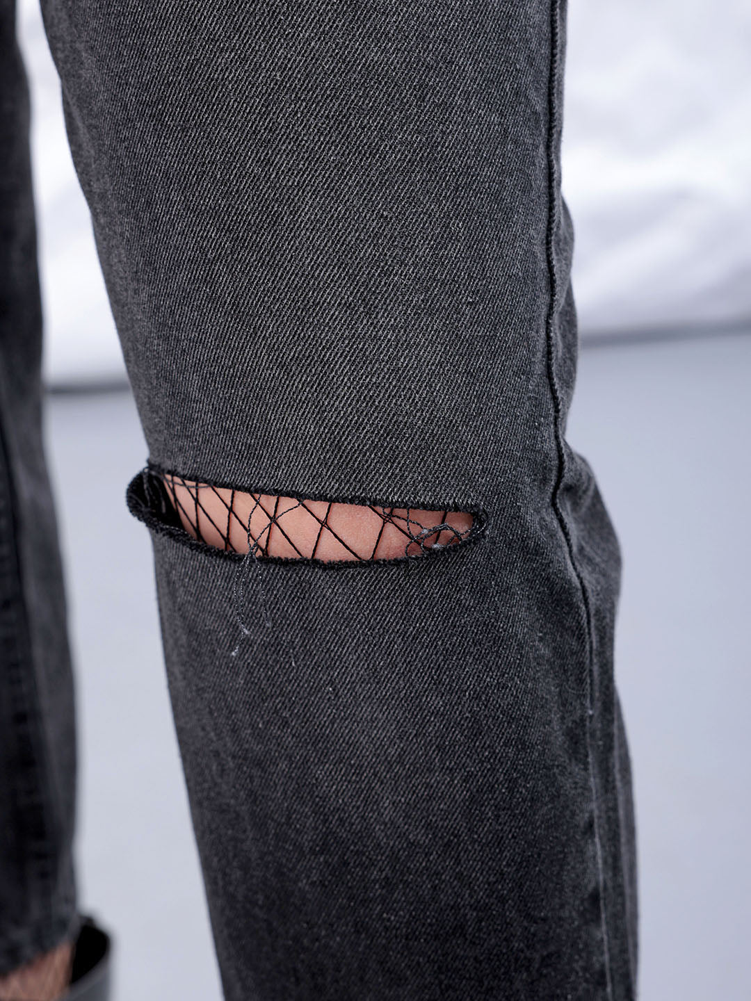 Women's Black Straight Fit Solid High Rise Distressed Jeans