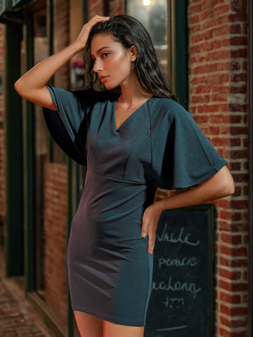 Women's Green Fitted Textured V-Neck Mini Dress