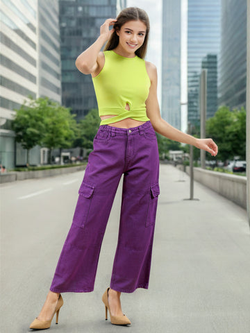 Women's Green Fitted Solid Round Neck Crop Top