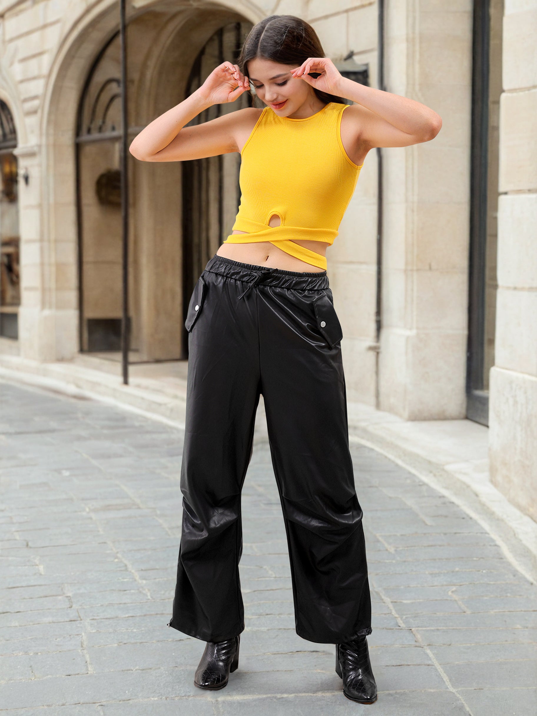 Women's Yellow Fitted Solid Round Neck Crop Top