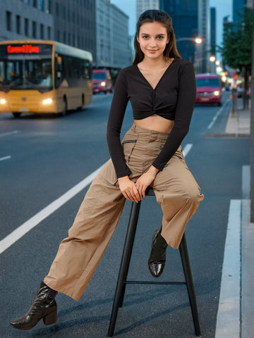 Women's Black Fitted Solid V-Neck Regular