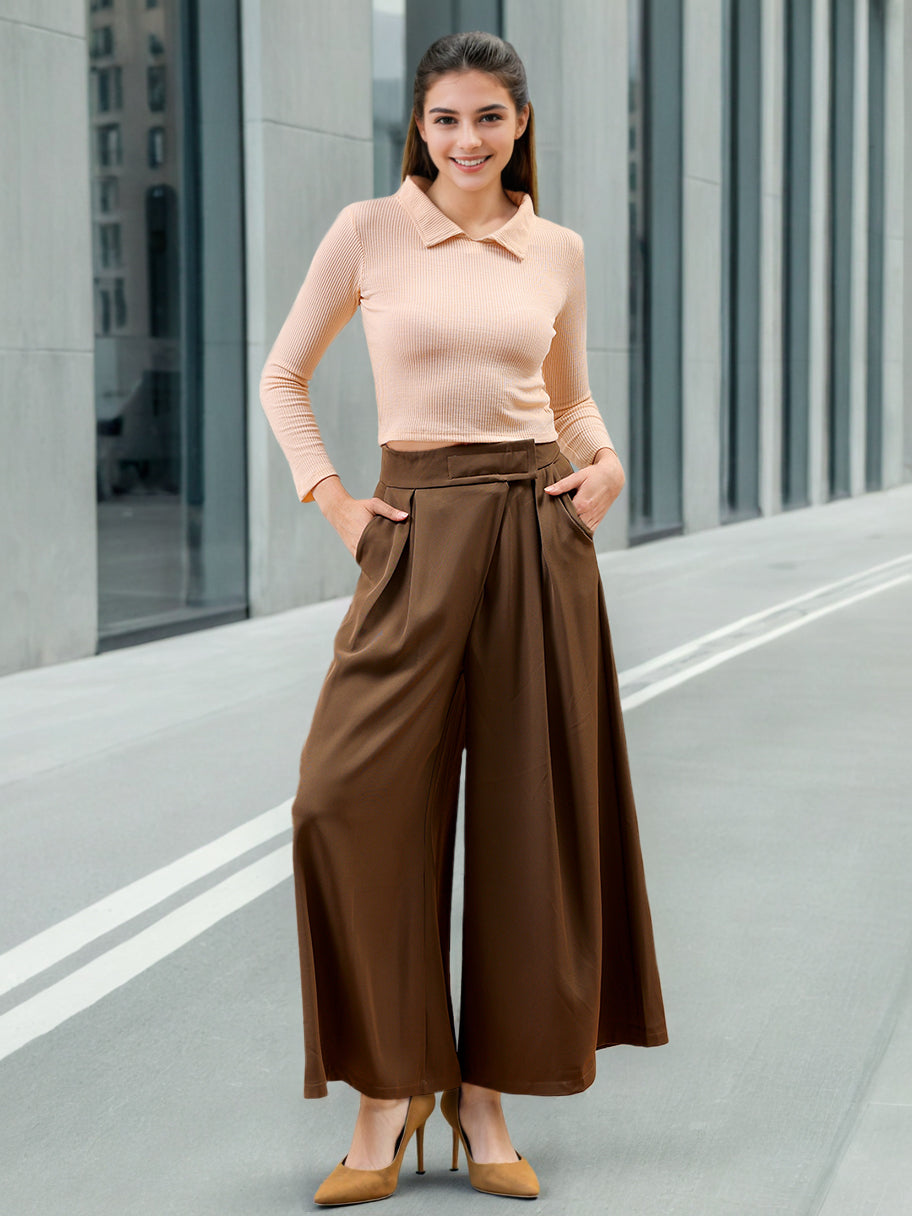 Women's White Fitted Solid Collared Shirt Style