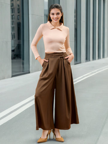 Women's White Fitted Solid Collared Shirt Style