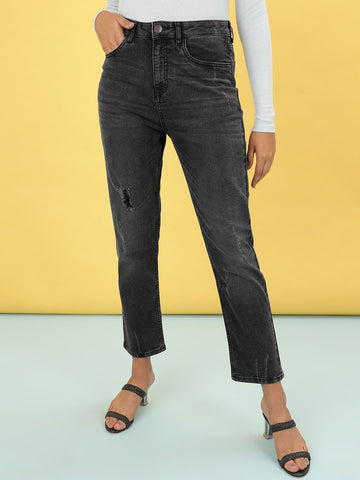 Women's Distressed Straight Fit Jeans