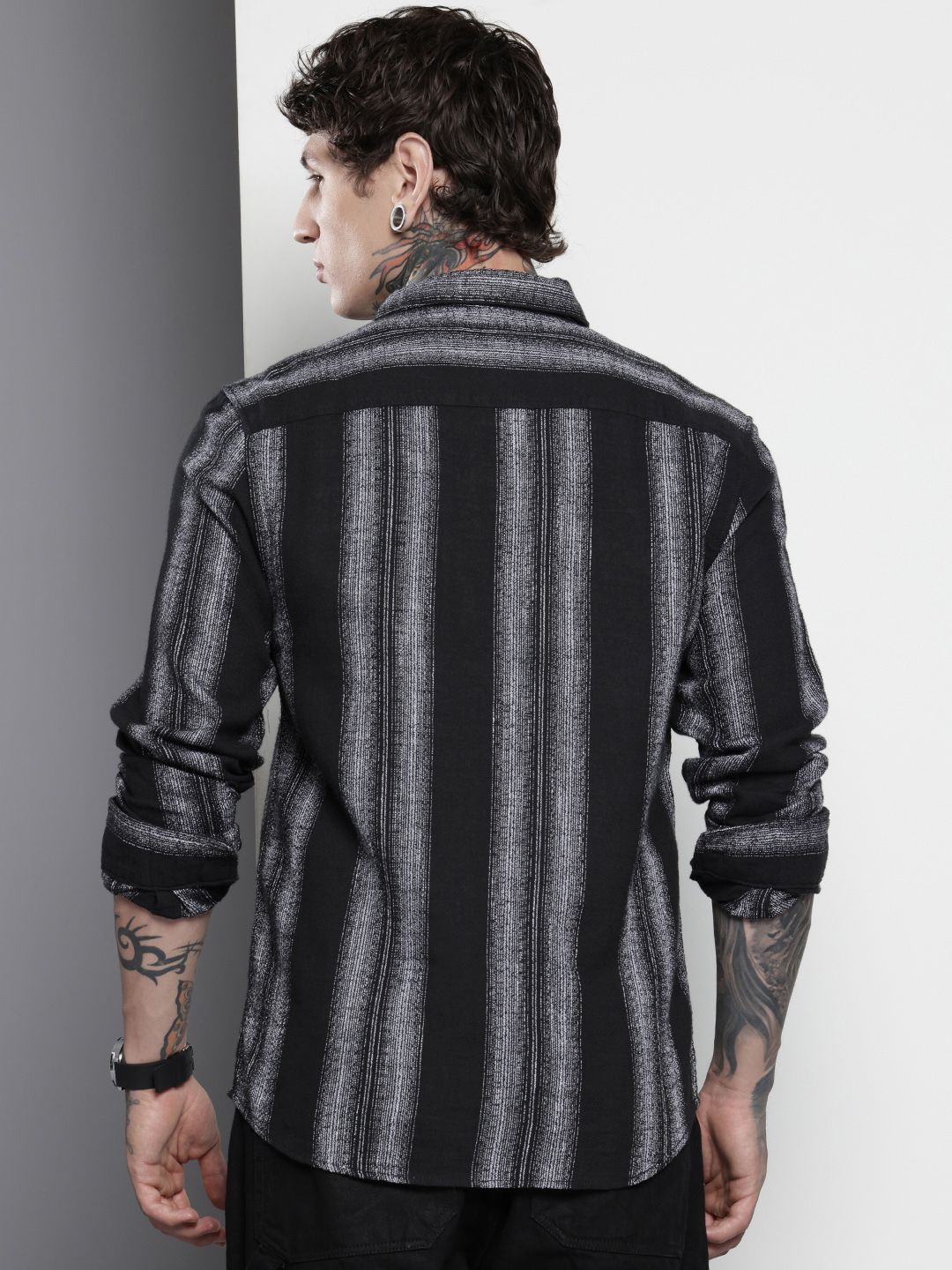 Men's Black Slim Fit Striped Casual Shirt