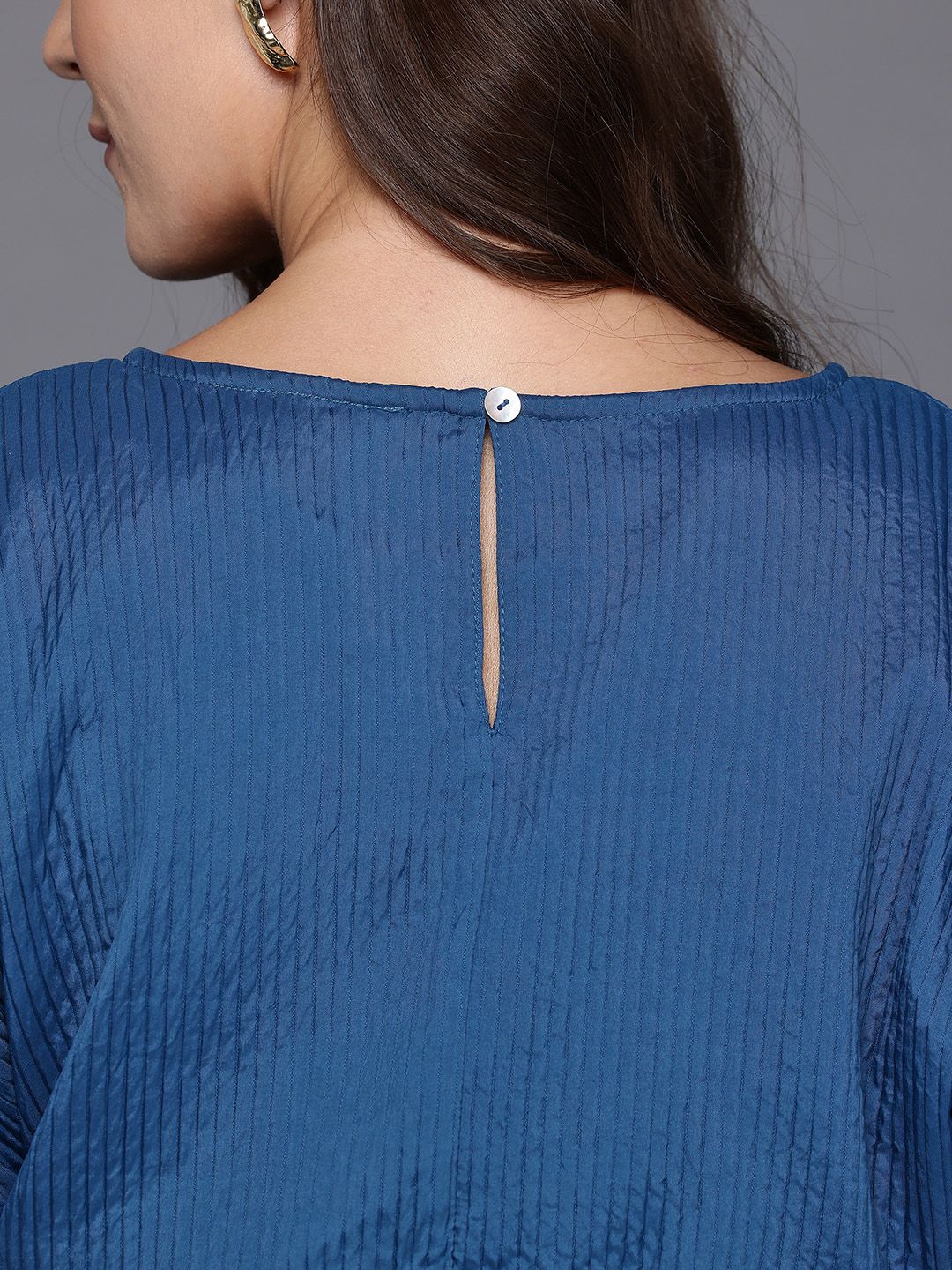 Women's Loose Fit Textured Crop Top