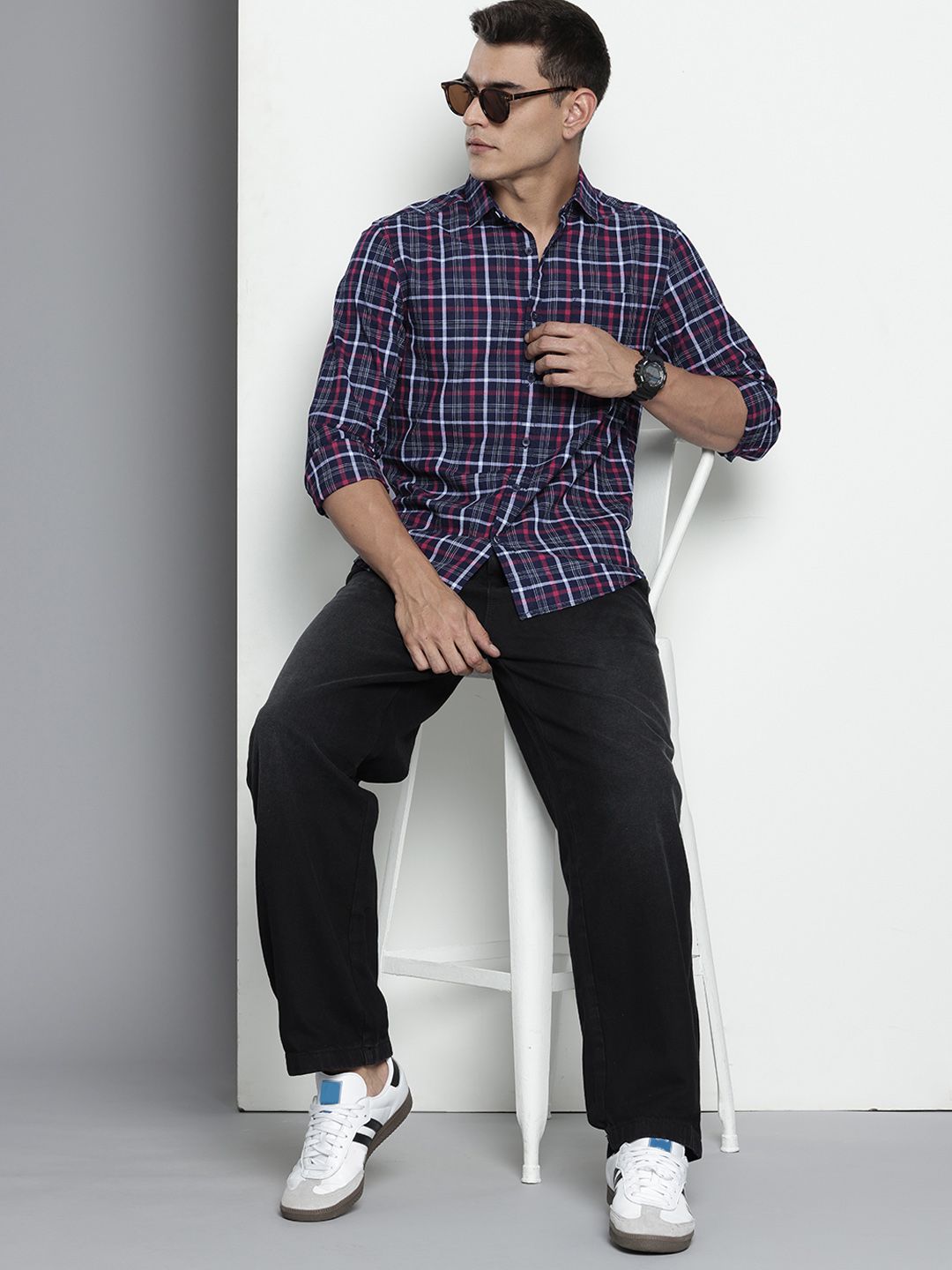 Men's Navy Blue Slim Fit Checked Casual Shirt