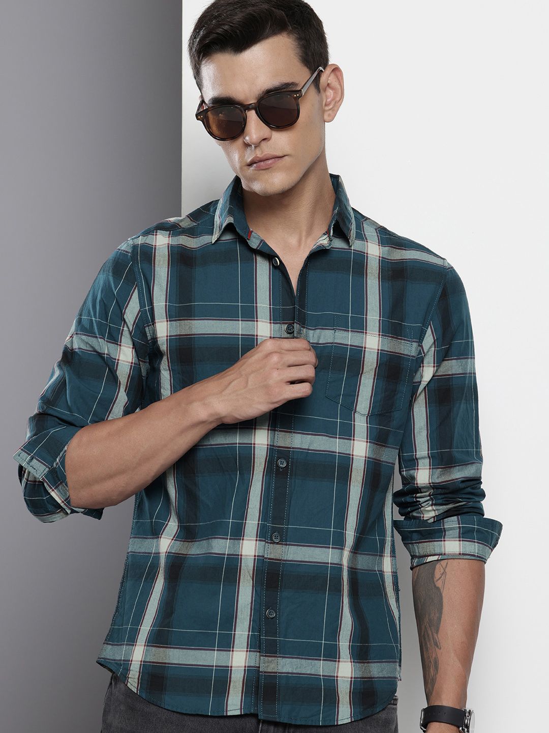 Men's Blue Slim Fit Checked Casual Shirt