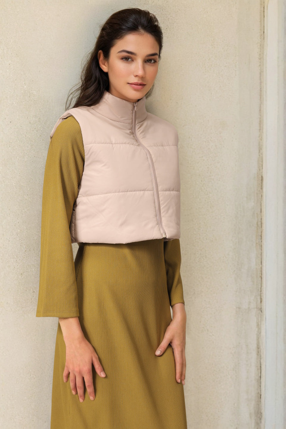 Women's Beige Regular Fit Solid Cropped Quilted Jacket