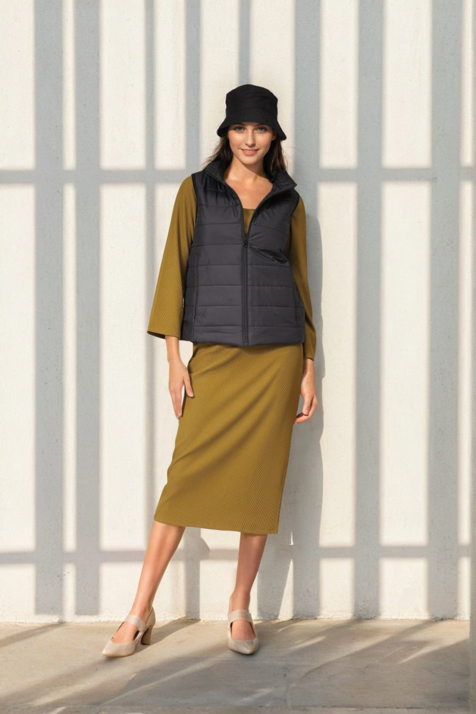 Women's Black Regular Fit Solid Regular Quilted Jacket