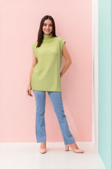 Women's Green Loose Fit Solid Sweater