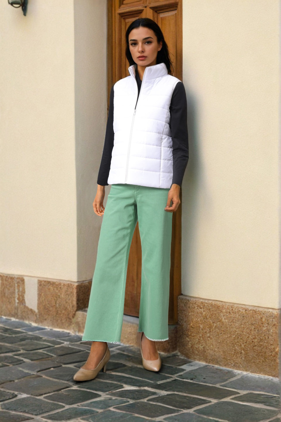 Women's White Regular Fit Solid Regular Quilted Jacket