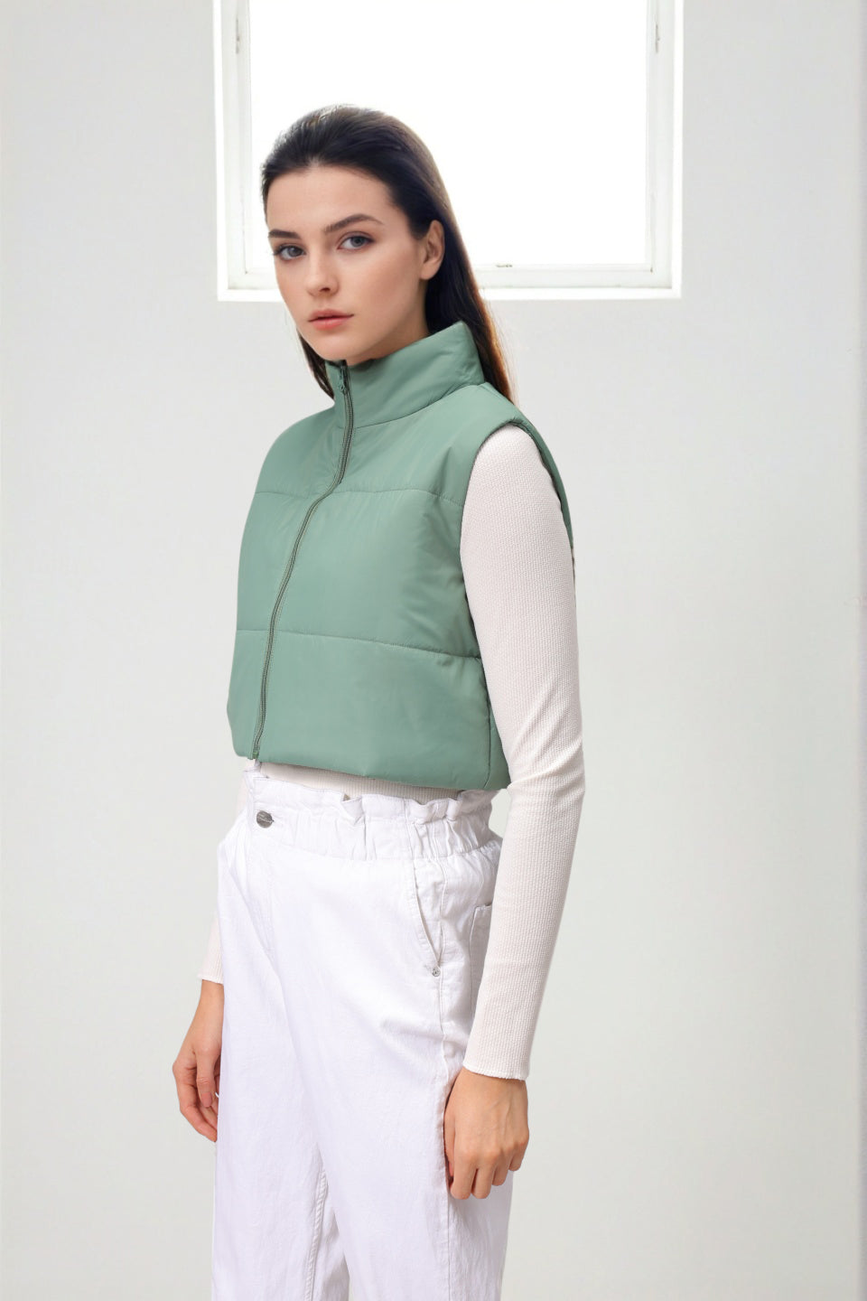 Women's Green Regular Fit Solid Cropped Quilted Jacket