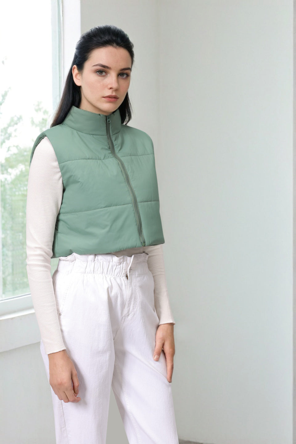 Women's Green Regular Fit Solid Cropped Quilted Jacket