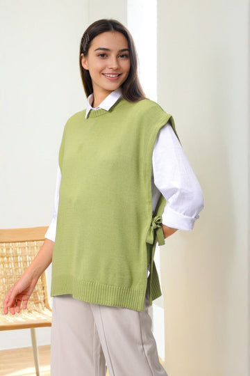 Women's Green Loose Fit Solid Sweater