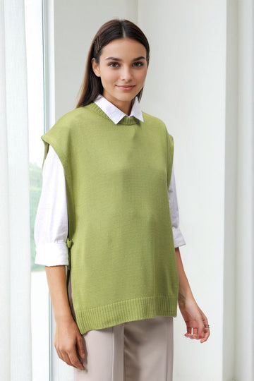 Women's Green Loose Fit Solid Sweater