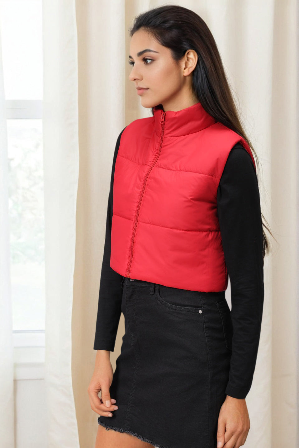 Women's Red Regular Fit Solid Cropped Quilted Jacket