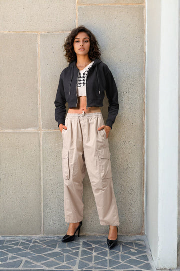 Women's Black Relaxed Fit Solid Cropped Front Open Sweatshirt