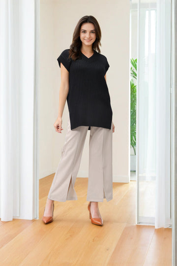 Women's Black Boxy Fit Solid Sweater