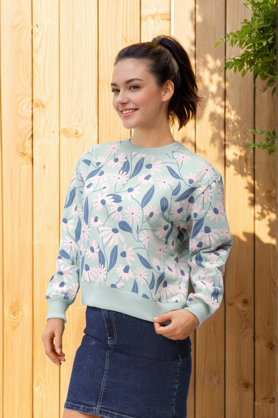 Women's Green Relaxed Fit Floral Crewneck Sweatshirt